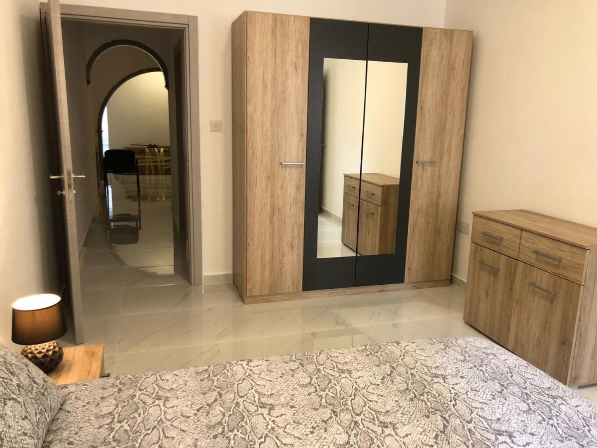 Beautiful Sliema Seaview Apt Luaran gambar